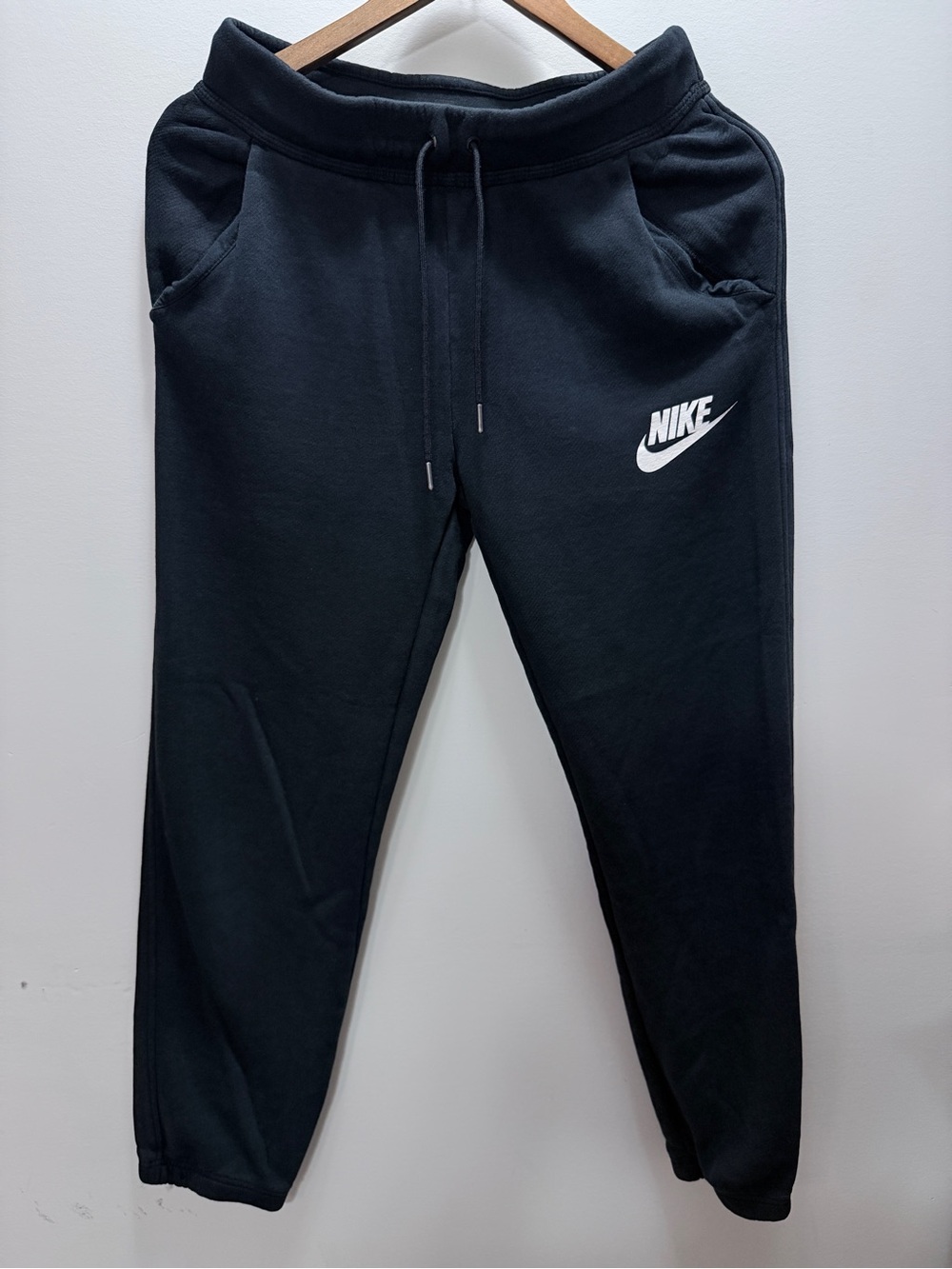 Nike Women’s Black Sweatpants - Comfortable Everyday Bottoms Size S, L38.5xI28